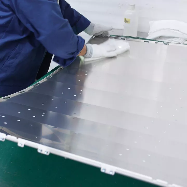 Tấm kim loại uốn và uốn CNC