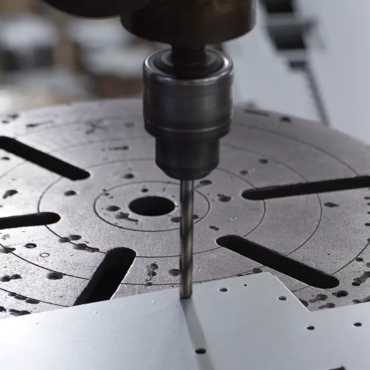 Sản xuất kim loại tấm CNC