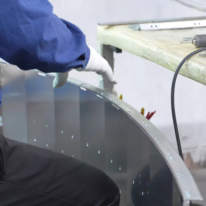 Tấm kim loại cong chính xác